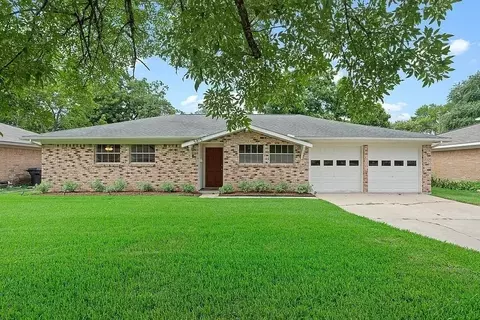 5815 Effingham Dr, Houston, TX 77035