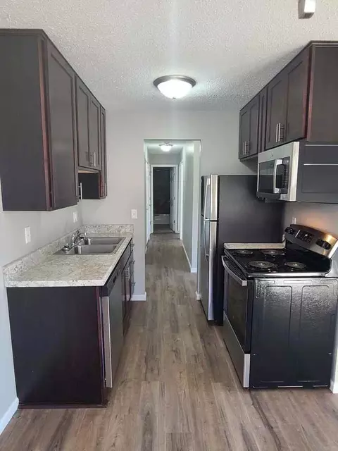 6551 E River Rd, Fridley, MN 55432