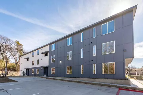 948 S Corinth Street Rd, Dallas, TX 75203