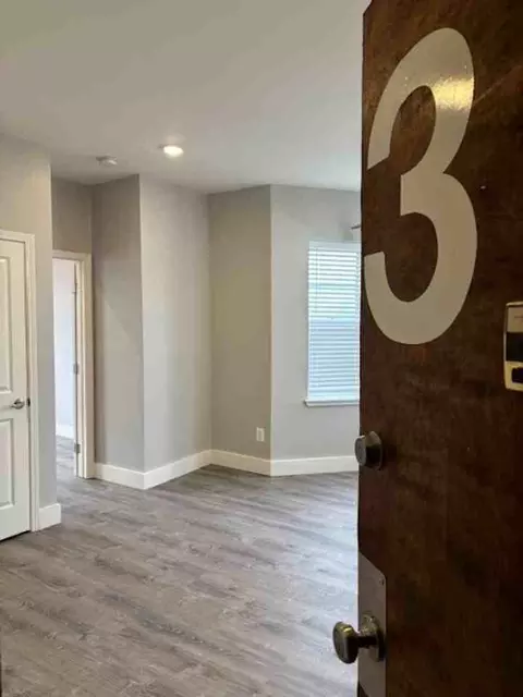 443 10th St NE, Washington, DC 20002