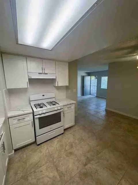 1905 N Bush St, Santa Ana, CA 92706