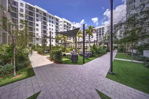 11200 Biscayne Blvd, Miami, FL 33181 photo 3