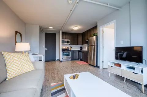 660 E 5th St, Des Moines, IA 50309
