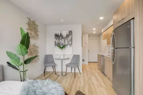 949 N 80th St, Seattle, WA 98103