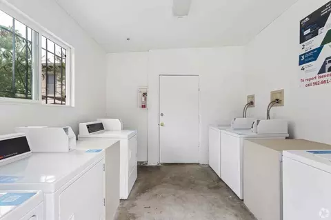 314 E Pearson Ave, Anaheim, CA 92802 photo 6