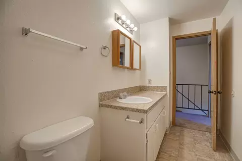 455 NE 17th St, Mcminnville, OR 97128