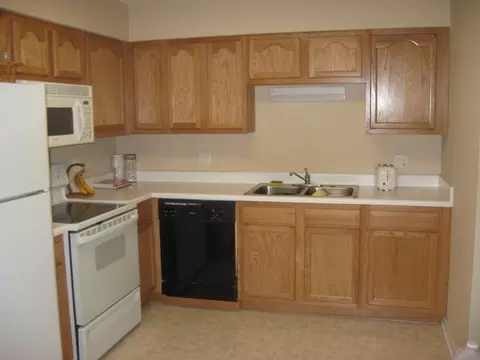 535 South 37th Street, Omaha, NE 68105 photo 3