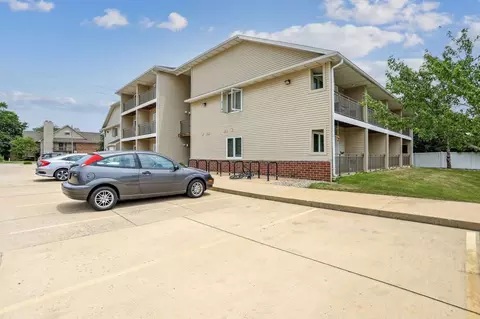1905 N Cunningham Ave, Urbana, IL 61802