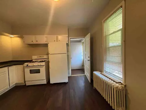 1092 Edgerton St, Saint Paul, MN 55130