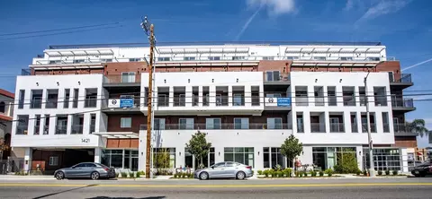 1421 W Adams Blvd, Los Angeles, CA 90007
