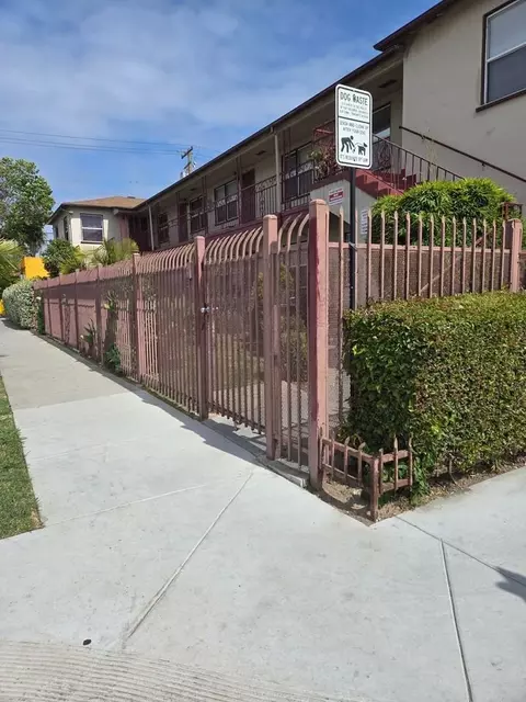2290 Locust Ave, Long Beach, CA 90806