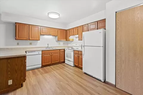 266 292 Cory Ave, Dousman, WI 53118