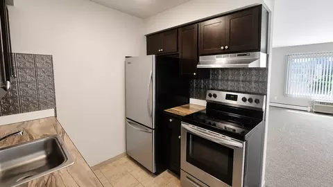 135 N River Rd, Mount Clemens, MI 48043