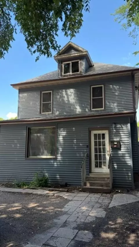 1114 University Dr N, Fargo, ND 58102