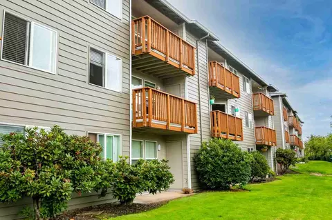 301 NW Eastman Pkwy, Gresham, OR 97030 photo 3