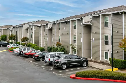 301 NW Eastman Pkwy, Gresham, OR 97030 photo 2