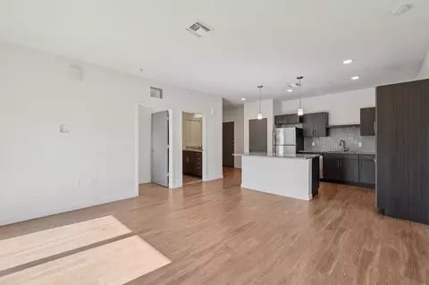 3201 3rd Ave N, Saint Petersburg, FL 33713 photo 18