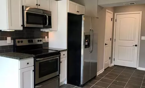 9535 N Main St, Kansas City, MO 64155