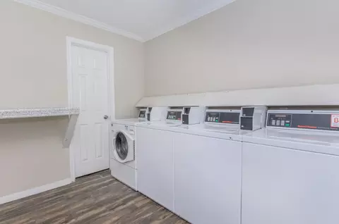 1111 Queens Rd, Pasadena, TX 77502