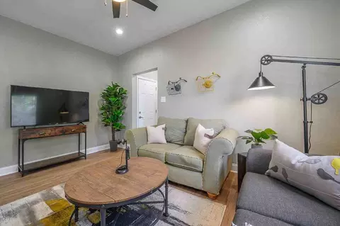 2501 W North B St, Tampa, FL 33609