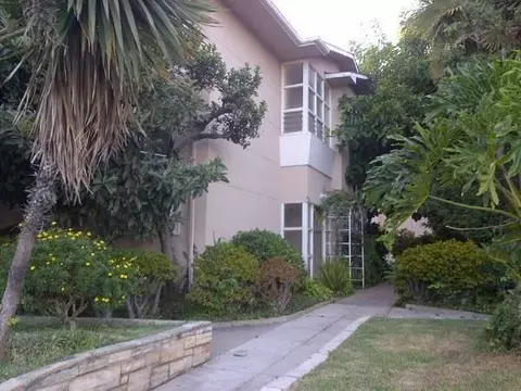 11707 W Sunset Blvd, Los Angeles, CA 90049
