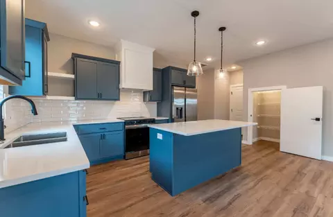 5773 Trailside Cir W, Springfield, MO 65810