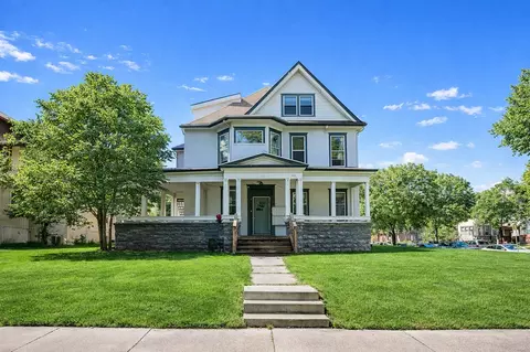 1100 5th St SE, Minneapolis, MN 55414