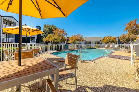 2502 Burney Oaks Ln, Arlington, TX 76006 photo 4