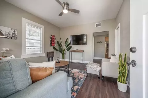 2501 W North B St, Tampa, FL 33609