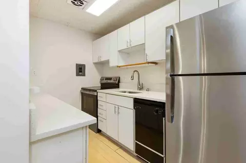 324 W Olympic Pl, Seattle, WA 98119