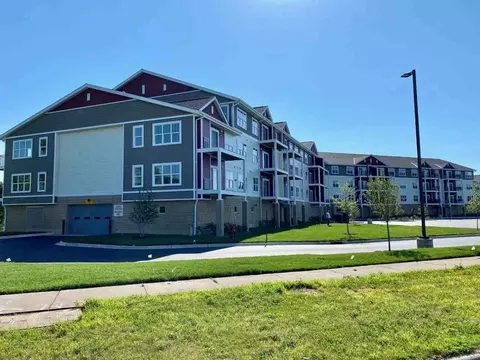 950 31st St W, Hastings, MN 55033