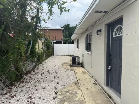 3318 W Walnut St, Tampa, FL 33607