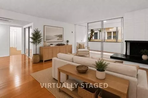 11946 Montana Ave, Los Angeles, CA 90049