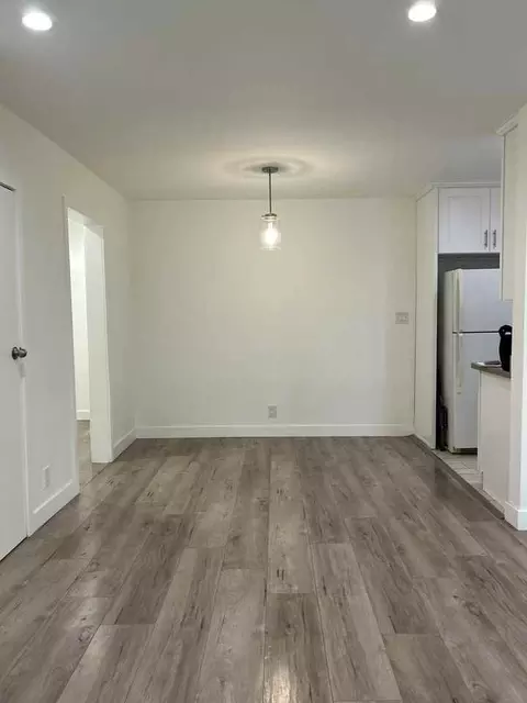 4324 Ventura Canyon Ave, Los Angeles, CA 91423