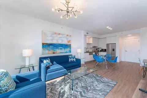 460 NW 5th St, Miami, FL 33128