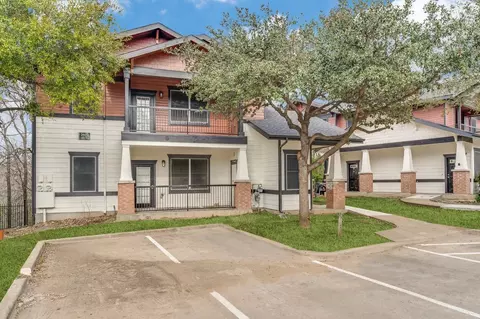 2800 Collins Creek Dr, Austin, TX 78741 photo 2