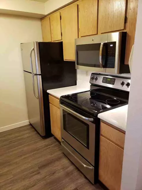 4213 Stone Way N, Seattle, WA 98103