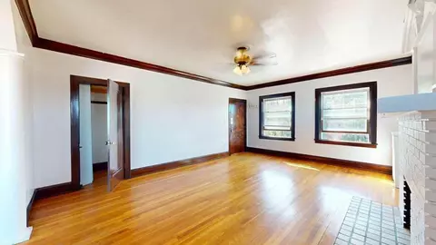 12485 Cedar Rd, Cleveland Heights, OH 44106