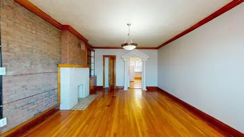 12485 Cedar Rd, Cleveland Heights, OH 44106