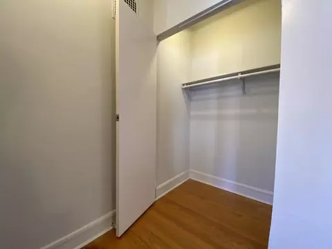 1261 W Argyle St, Chicago, IL 60640 photo 10