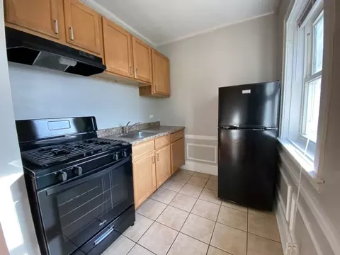 1261 W Argyle St, Chicago, IL 60640 photo 13