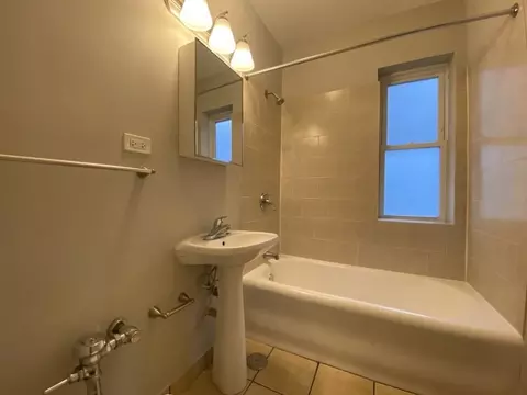 1261 W Argyle St, Chicago, IL 60640 photo 33