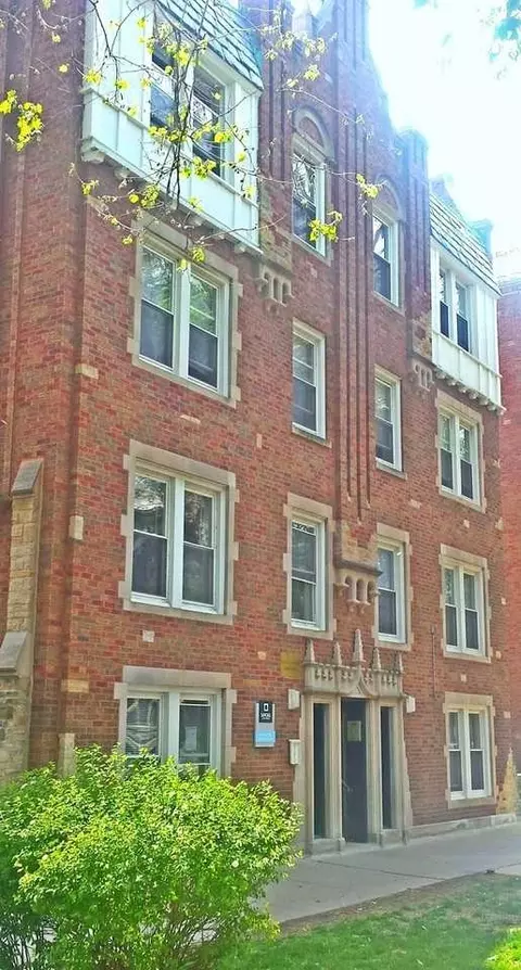 1261 W Argyle St, Chicago, IL 60640 photo 12
