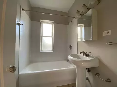 1261 W Argyle St, Chicago, IL 60640 photo 20