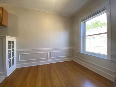 1261 W Argyle St, Chicago, IL 60640 photo 8