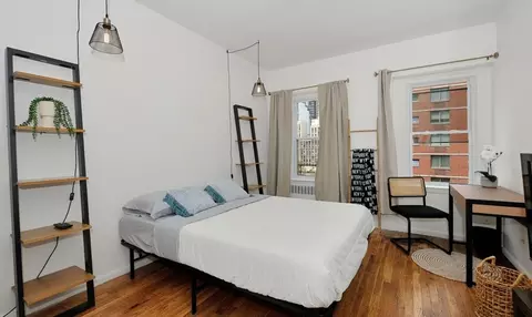 200 E 11th St, New York, NY 10003