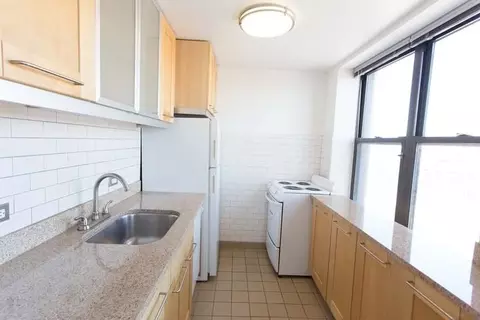 5200 S Blackstone Ave, Chicago, IL 60615