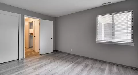 3816 N 109th Plz, Omaha, NE 68164