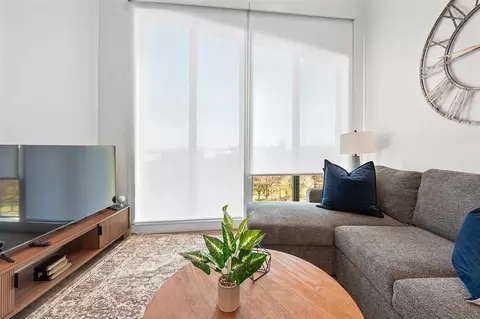 Bremen Pl, Boston, MA 02128