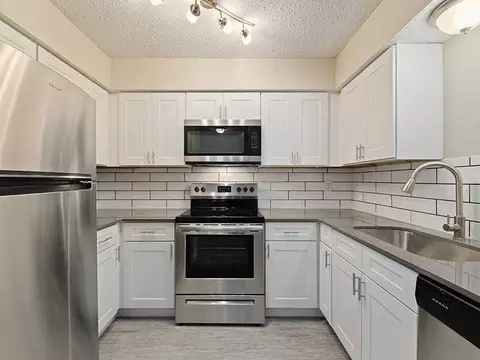 3750 Rosemeade Pkwy, Dallas, TX 75287